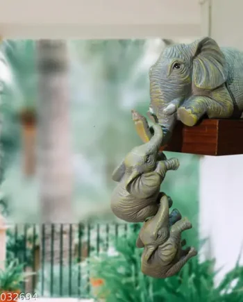 Resin Elephant Family Hanging Showpiece for Shelf